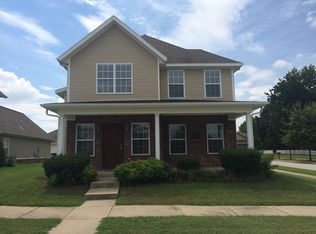 900 NE Arleta Gdns, Bentonville, AR 72712