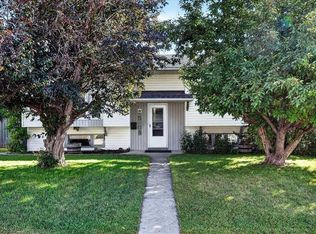 5408 Ladbrooke Dr SW, Calgary, AB T3E5X8