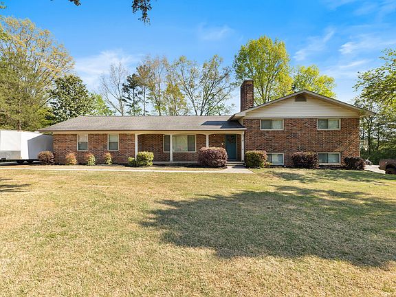 2nd image of 3811 Woodcrest Cir NW