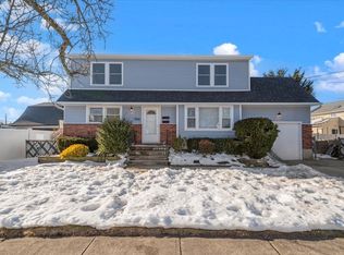 246 Cherry St APT 2, Farmingdale, NY 11735