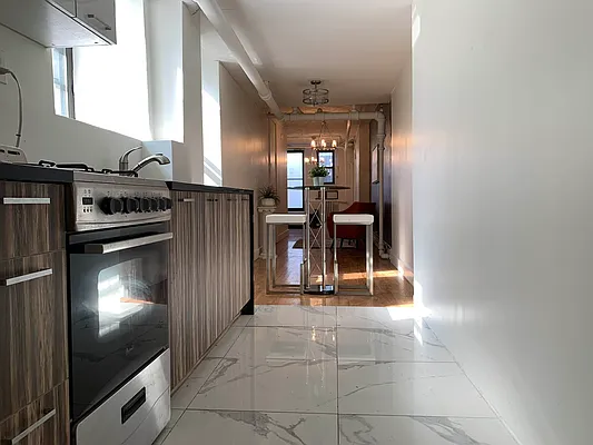 Rented by Metro Prop NY Corp | media 4