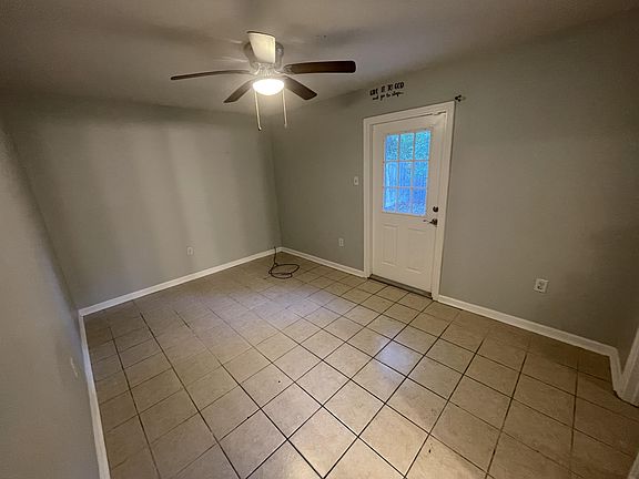4th image of 7047 Meadow Park Ave
