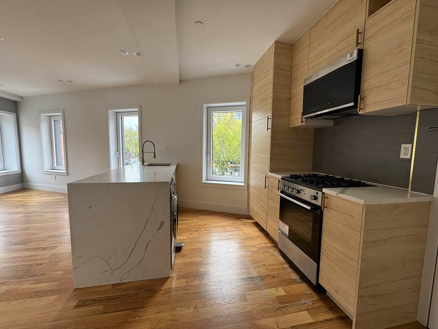 1079 Fulton Street — Photo 4