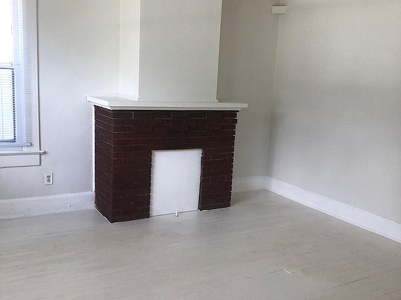3rd image of 224 Park St #2