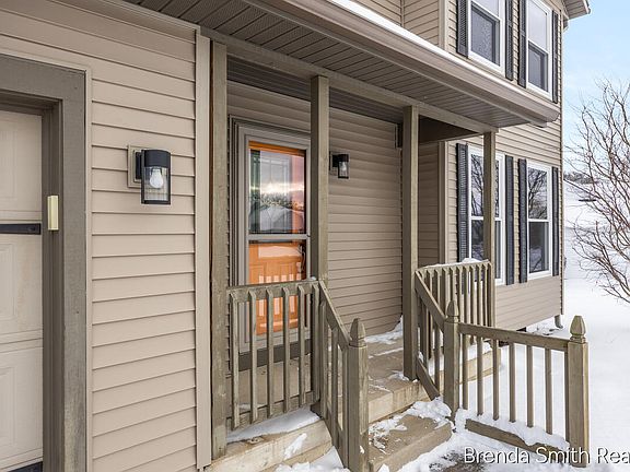 2nd image of 312 Lloyd Ct