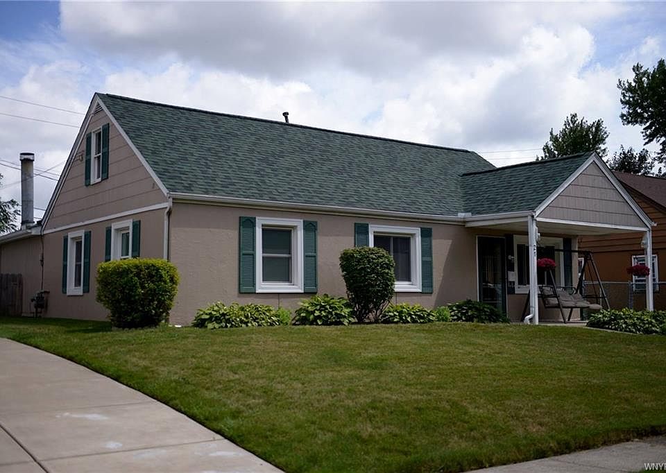 1st image of 21 Chardon Dr