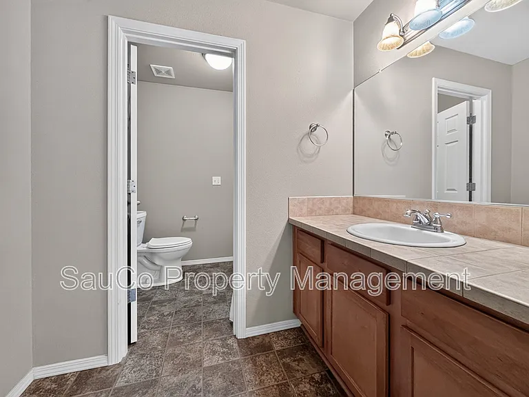 1419 NE Lockheart Ln #1 — Photo 25