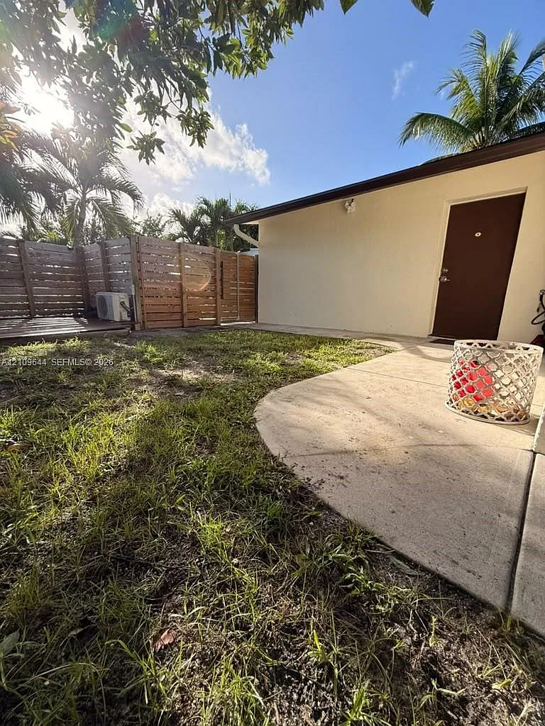 Floral Heights 1st Add — Photo 1