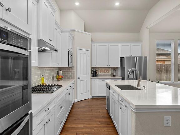 5th image of 12901 Oak Falls Dr