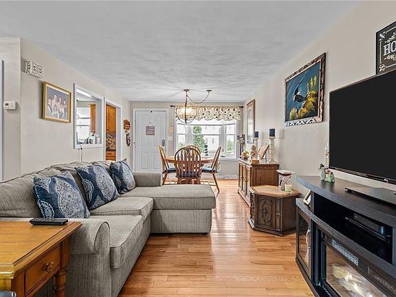 5th image of 205 Woodhaven Ct