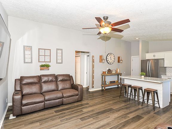 5th image of 3608 Valley Lake Dr