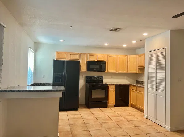 12440 N 20th St APT 225, Phoenix, AZ 85022