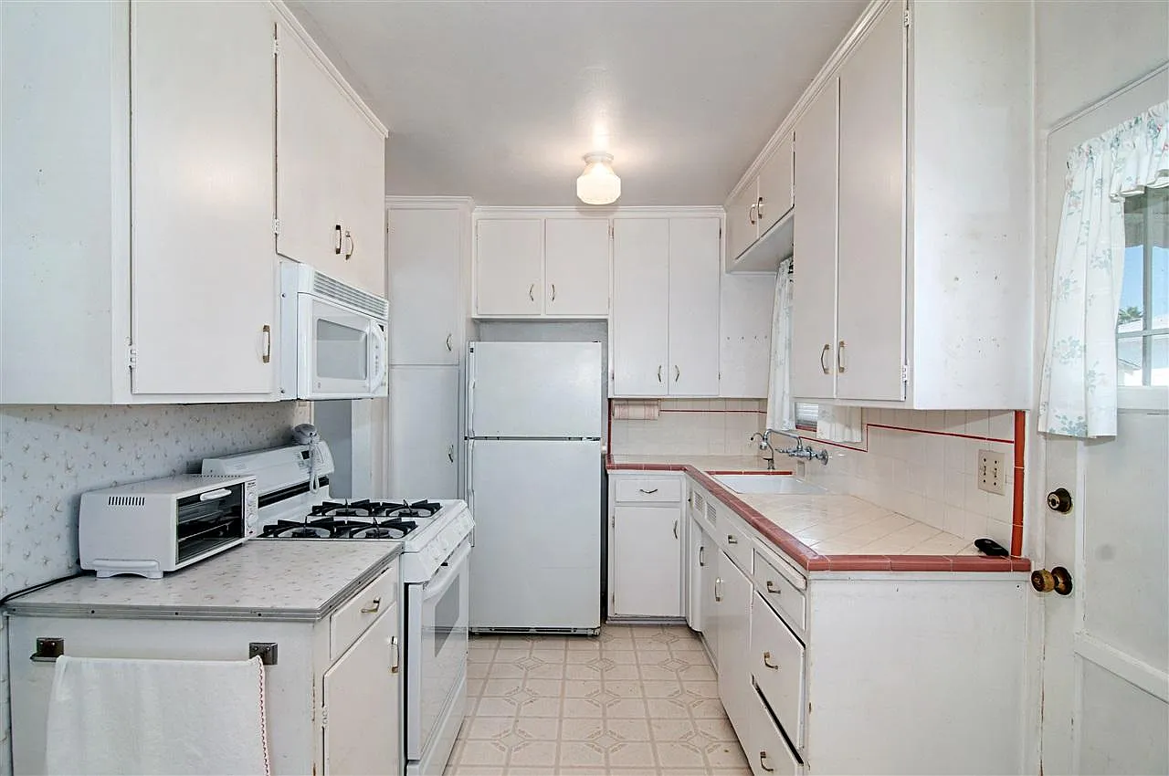 2654 Bonita St — Photo 2
