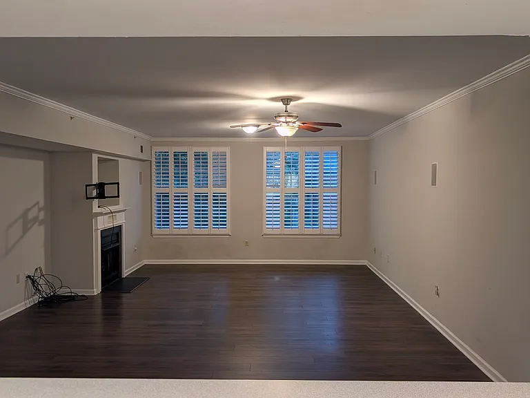 405 W 7th St #410 — Photo 8