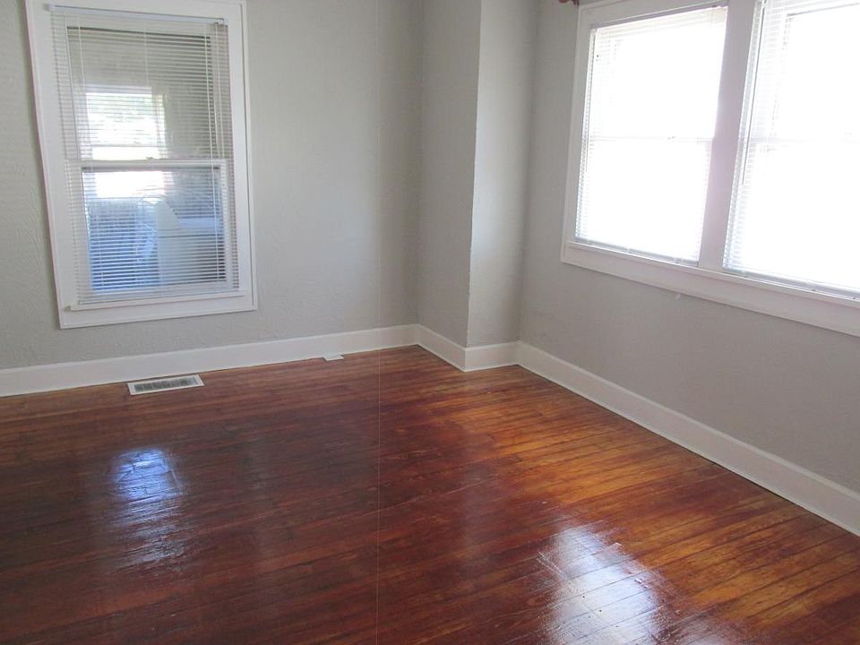 2nd image of 803 Cameron St #House