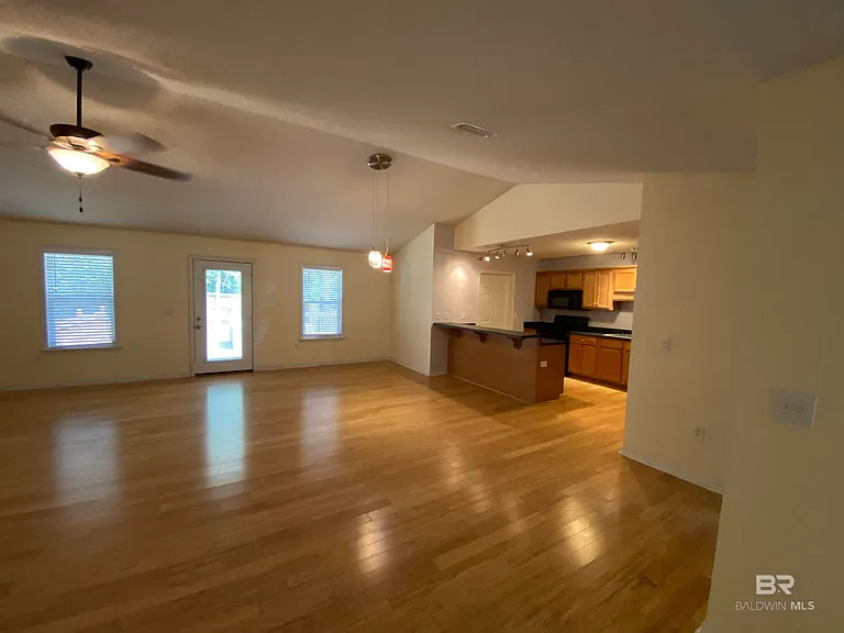 193 Lakeview Loop — Photo 6