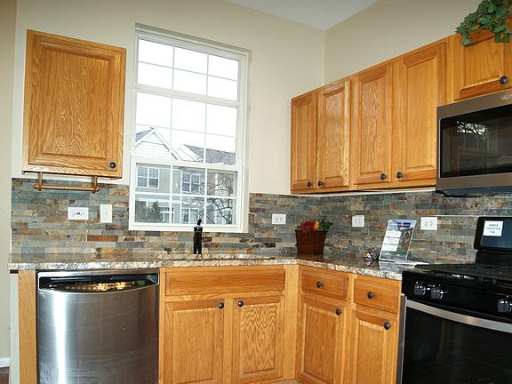 2nd image of 1444 White Pine Ln