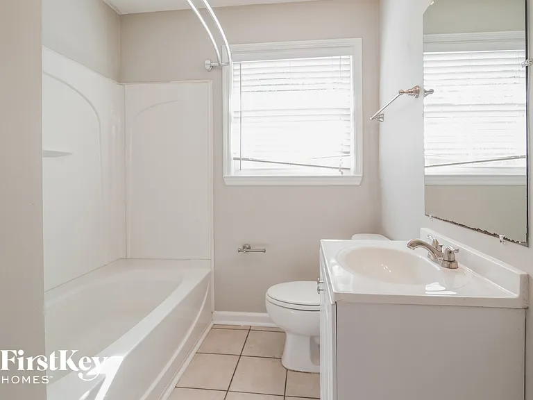 729 Harbor View Rd — Photo 10
