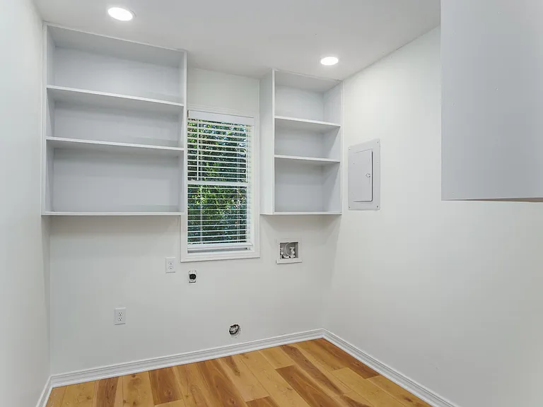 313 S 22nd Ave — Photo 19
