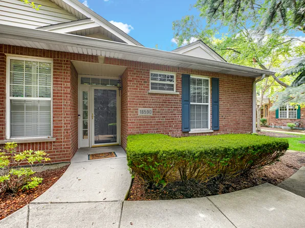 18590 W Point Dr, Tinley Park, IL 60477
