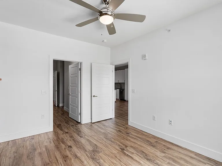 6444 Burnet Rd #501 — Photo 23