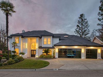 9381 N Woodmont Dr, Fresno, CA, 93720