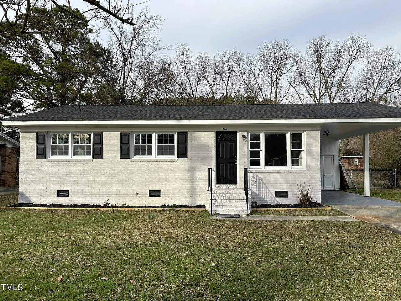 3 bed, 1026 sqft, $1,495 — Photo 1