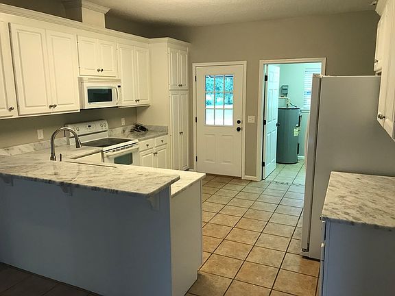 4th image of 1303 Baymeadows Dr