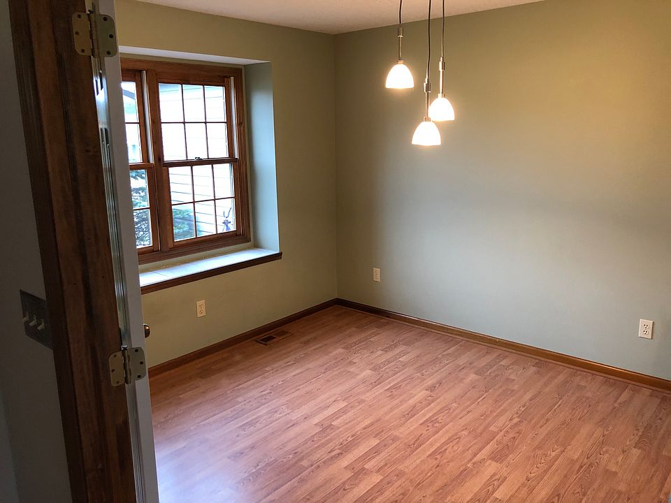 Large dining room 