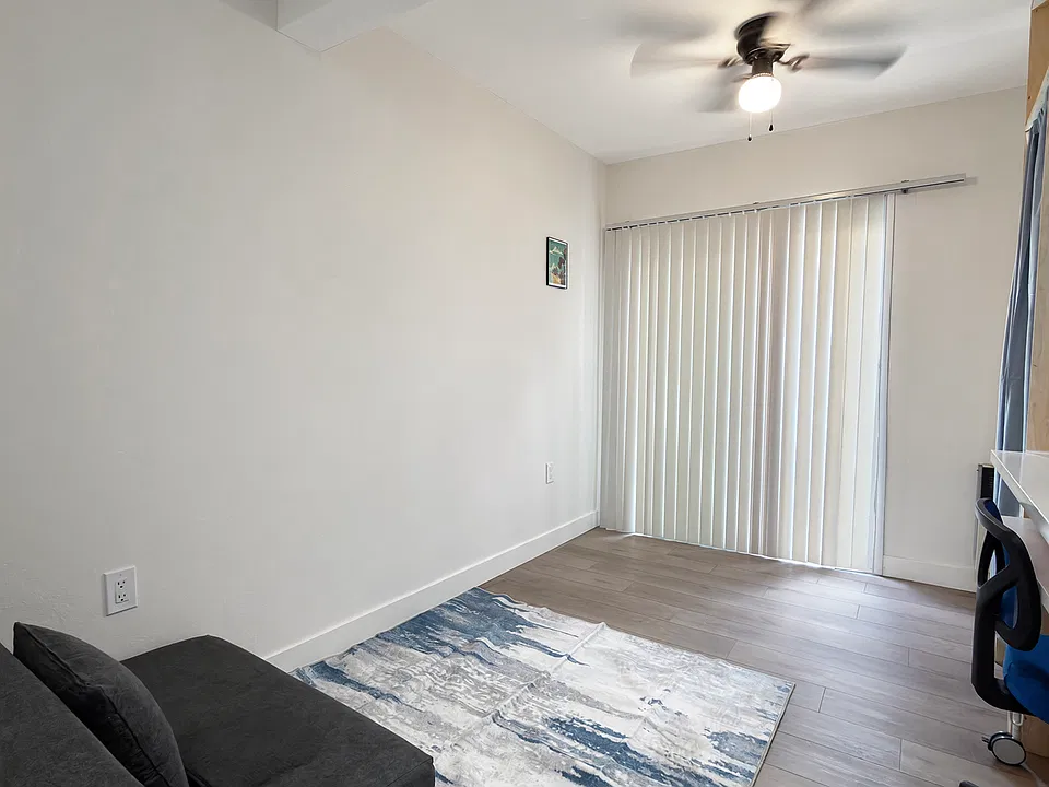 1482 Henderson Ave #1/2-C