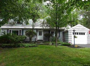 44 Greenleaf Dr, Delmar, NY 12054