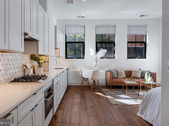 3rd image of 1312 King St #101