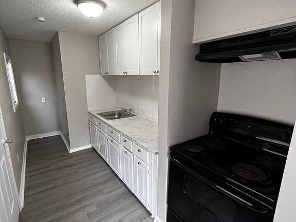 4th image of 2425 Dolphin Ave #1B-1BA-480SQFT