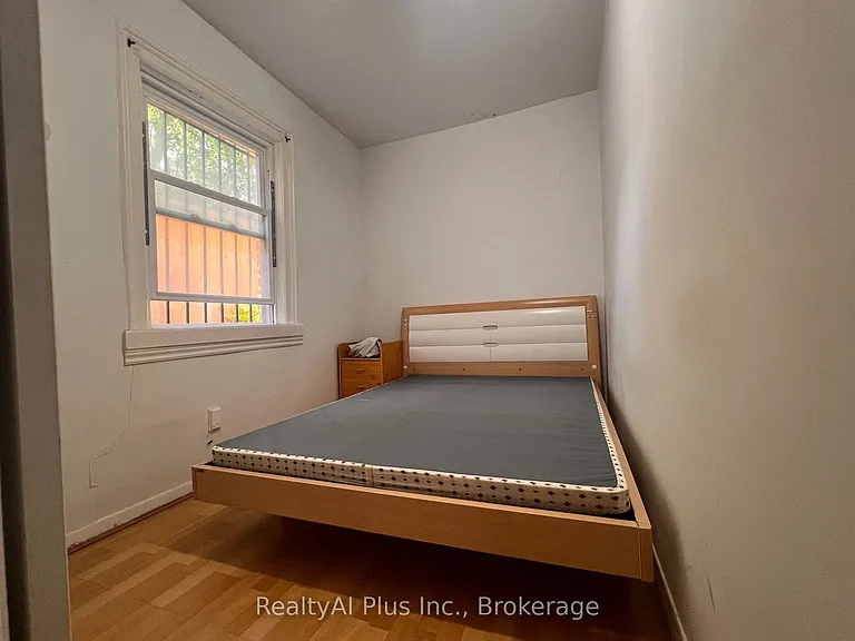 182 Boulton Ave — Photo 16