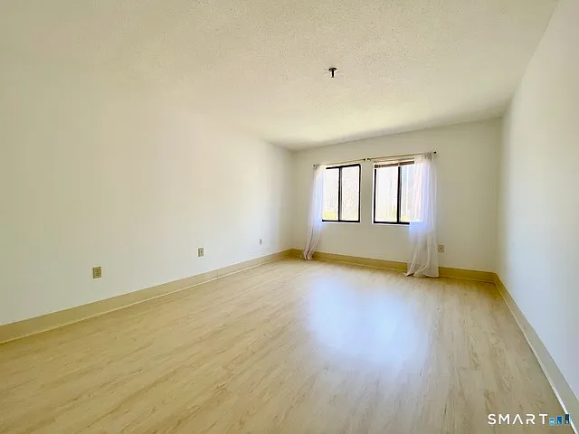 1204 Whitney Ave #208 — Photo 9