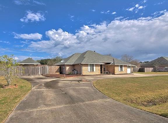 4th image of 115 Bayou Estates Dr