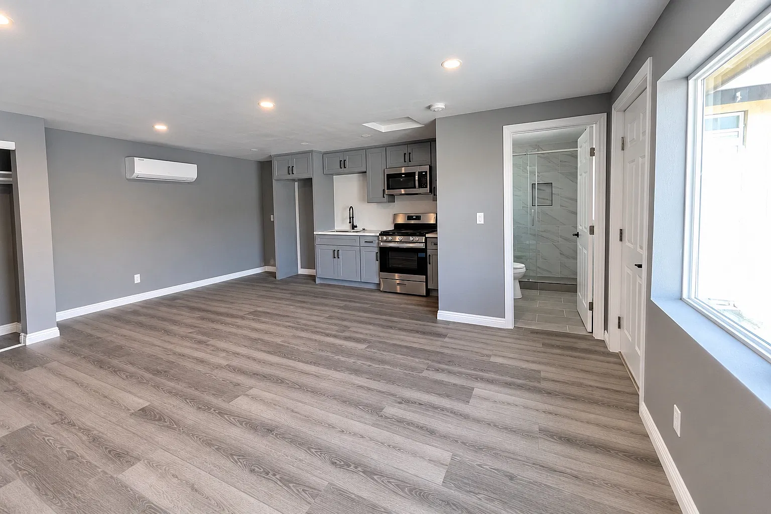 Studio, 430 sqft, $2,000 — Photo 4