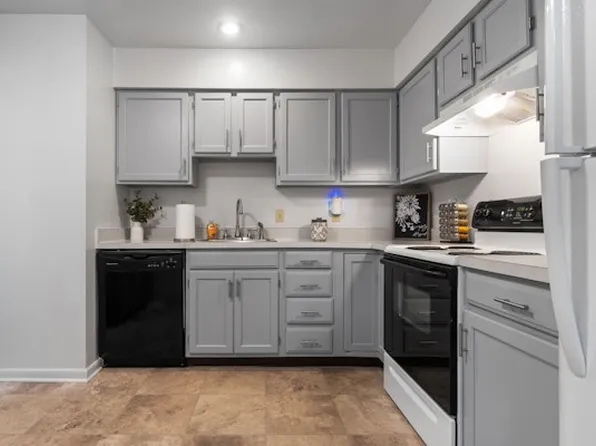 Creekside Terre Apartments, 1000 Creekside Ct #1034C, Mishawaka, IN 46544