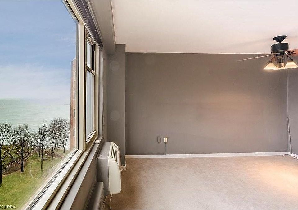 1st image of 11820 Edgewater Dr APT 907