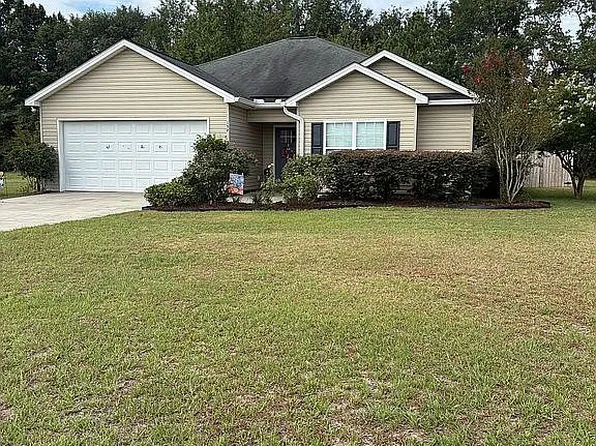 152 Sandalwood Cir, Statesboro, GA 30458