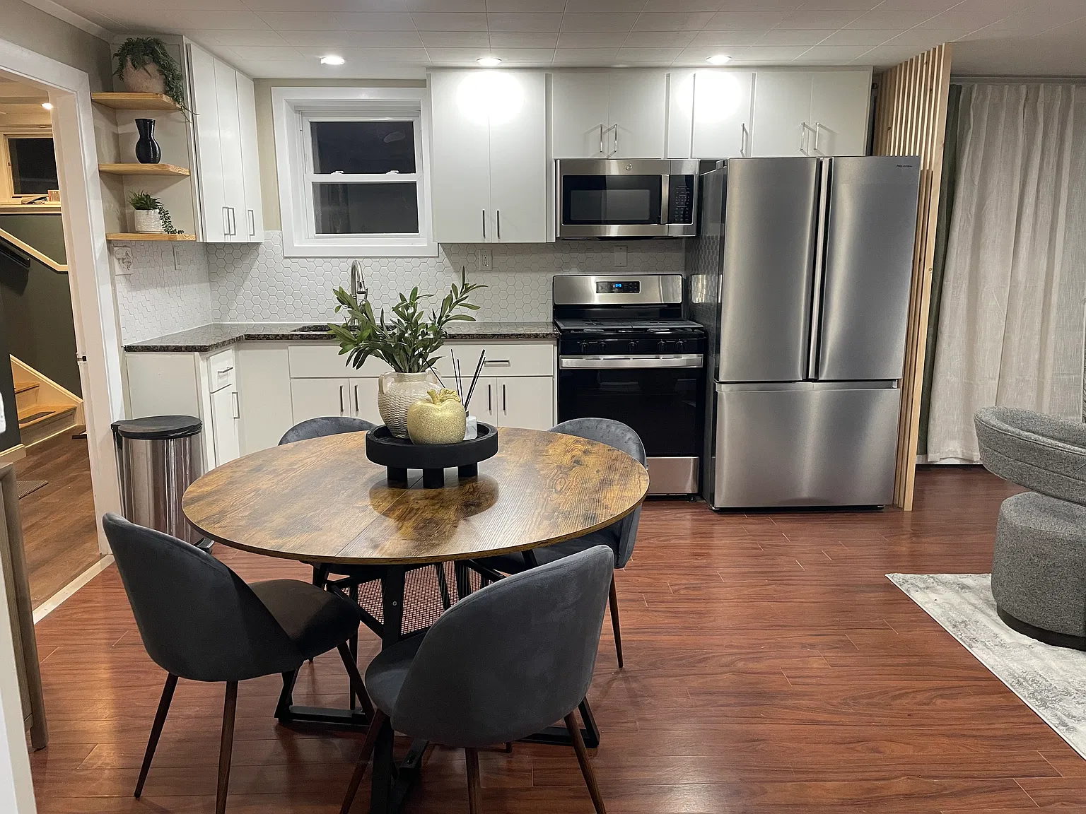 4 bed, $3,500 — Photo 2