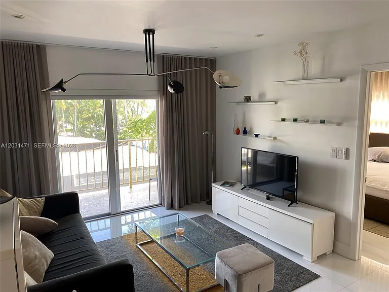 1540 Meridian Ave #4K — Photo 6