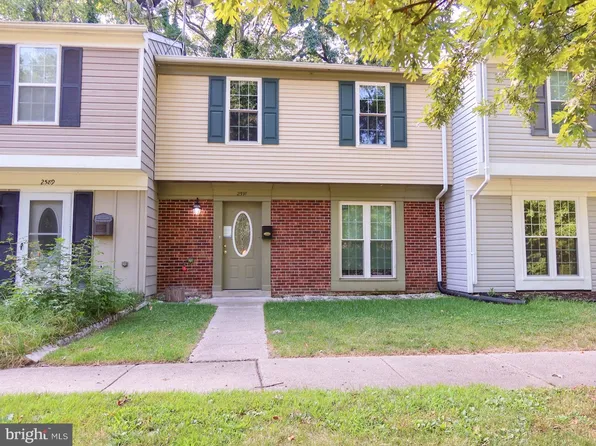 2591 Robinson Pl, Waldorf, MD 20602