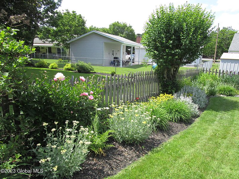 5th image of 115 Sycamore Lane