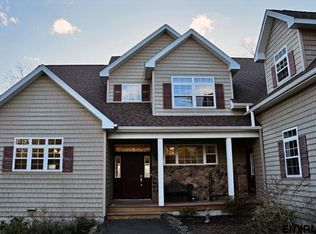 8 Story Ct, Athens, NY 12015