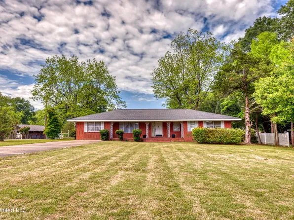 301 Jacobs Rd, Poplarville, MS 39470