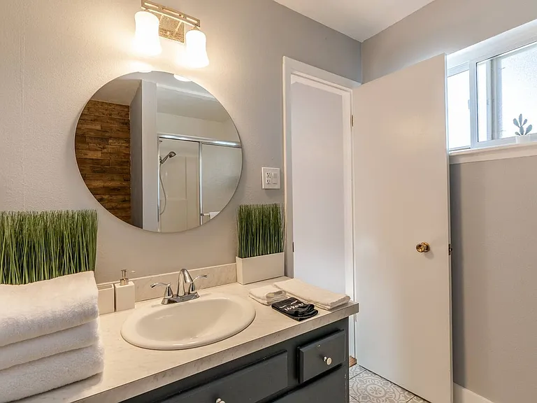2817 Alcazar St NE — Photo 13