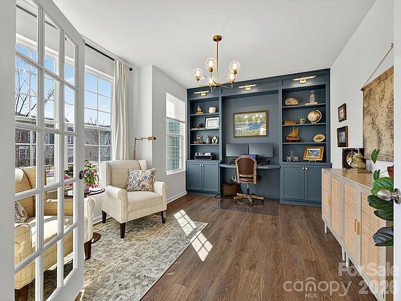 5th image of 15748 Country House St