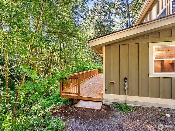 3rd image of 17818 SE Overlake Court