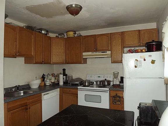 4th image of 4 Red Barn Ln #4